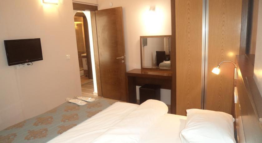 Dikelya Hotel Дикили Экстерьер фото