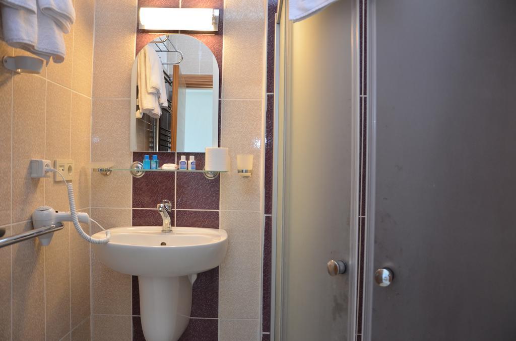 Dikelya Hotel Дикили Экстерьер фото